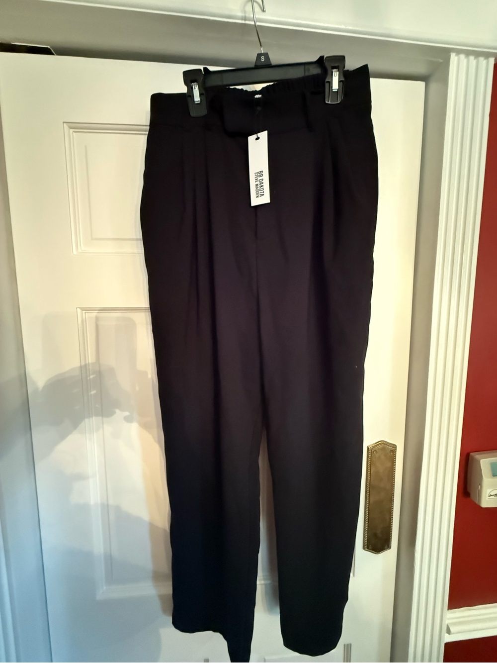 Steve Madden BB Dakota Black Women’s Tapered Dress Pants size 6 NWT